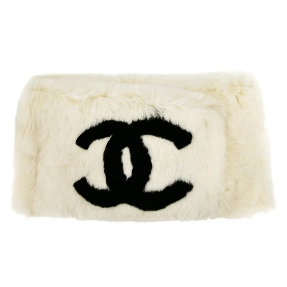 Chanel Fur Shawl Muffler Stole White Small Good